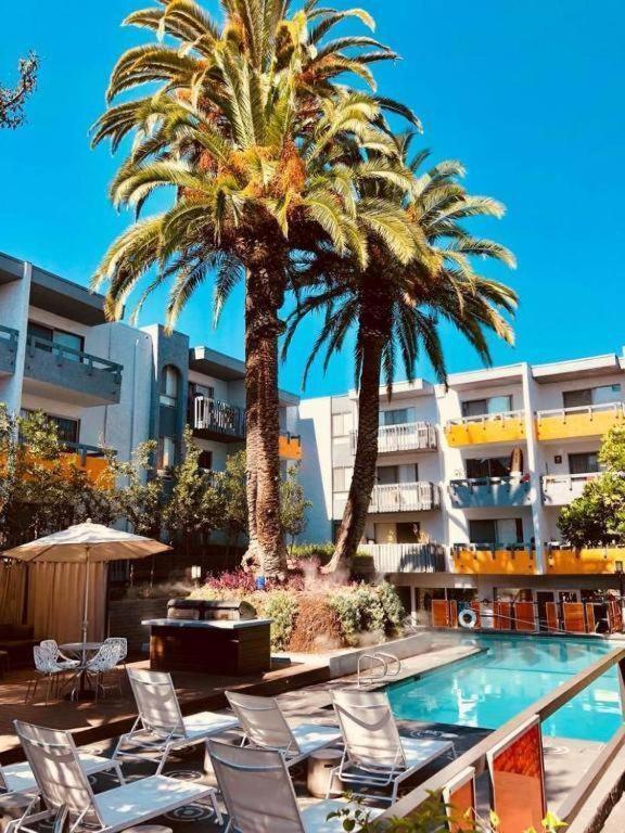 Appartement Lovely Hollywood Studio With Pool, Balcony And Parking
